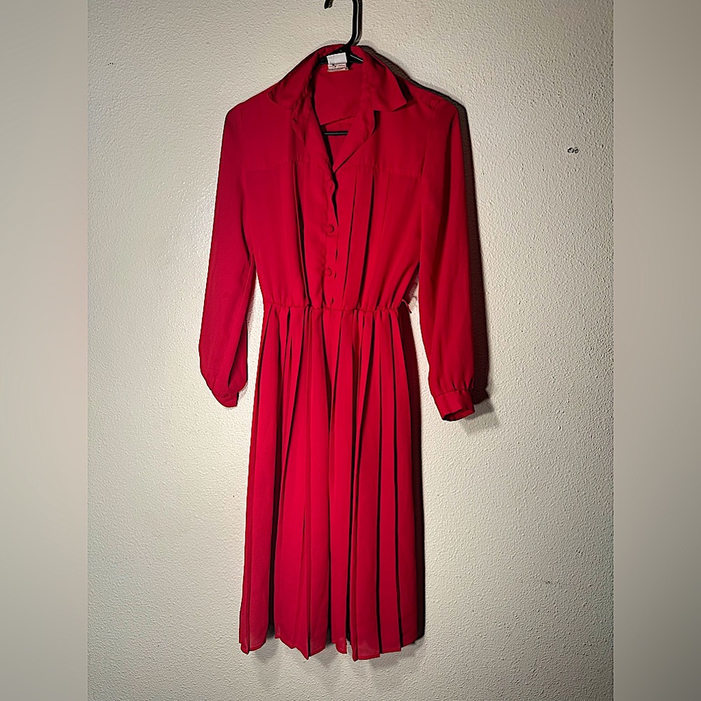 Vintage 70s or 80s fushia pleated dress with elastic waistband size 4